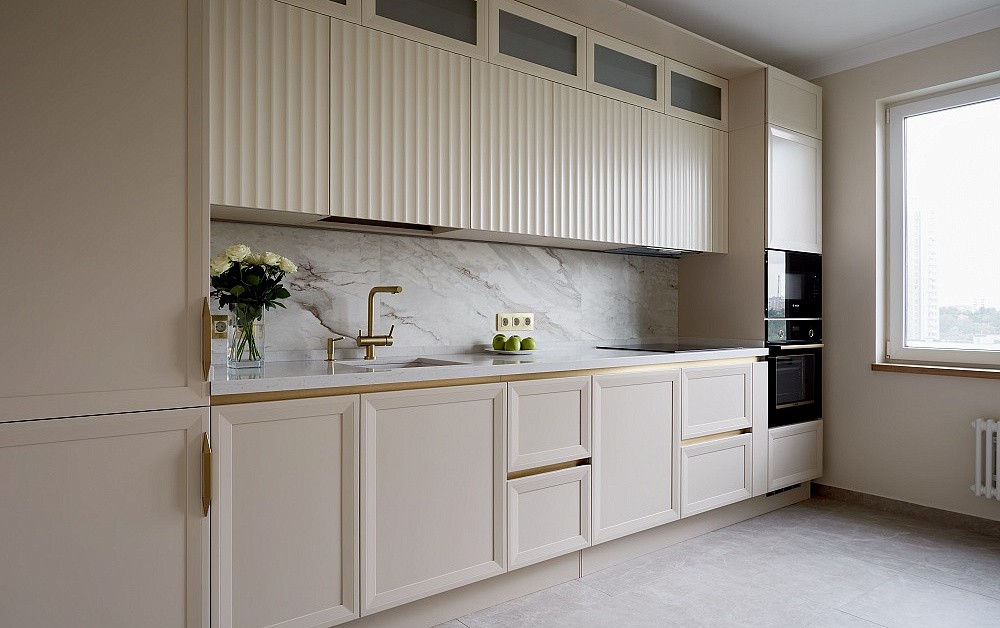 Лёгкая и функциональная кухня в стиле ар-деко